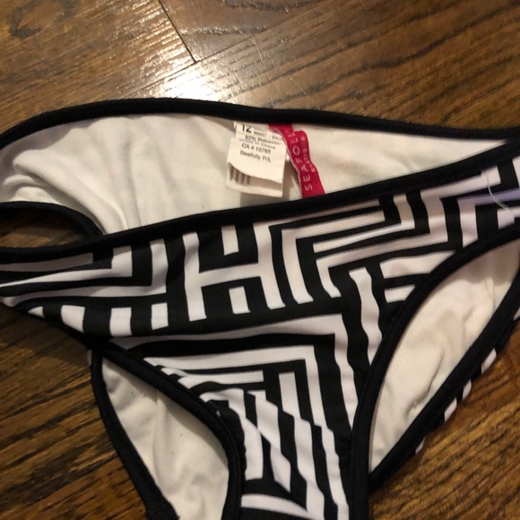 Bundle of 2 Seafolly 💦 bikinis 👙 size 12 - Picture 5 of 7